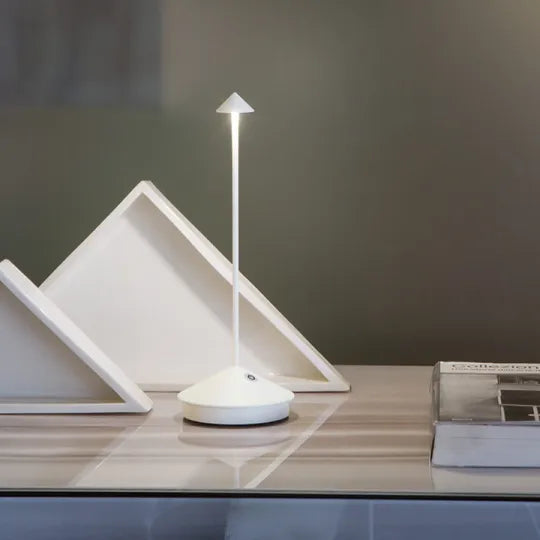 Przenośna lampa stołowa LED | Smukła i bezprzewodowa